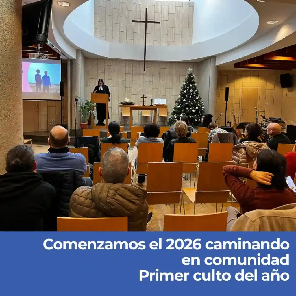 Comunidad reunida en el primer culto del año 2026
