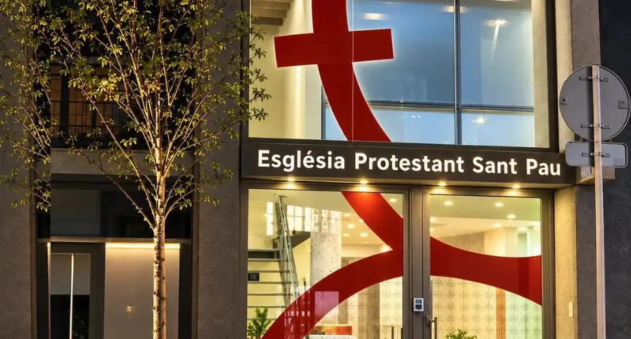 Façana actual de l’Església Protestant Sant Pau al carrer d’Aragó, 51, Barcelona.