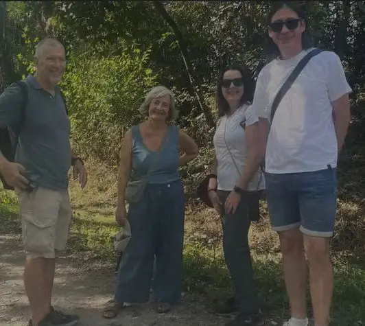Membres de la comunitat compartint una jornada de convivència a l’aire lliure.
